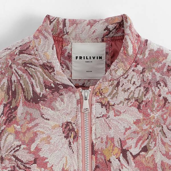 あなたの毎日を特別に彩る、ヨーロッパデザインの洋服たち